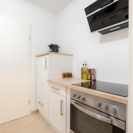 Apartment Quiet With Xxl Sofa And 65 Inch Tv