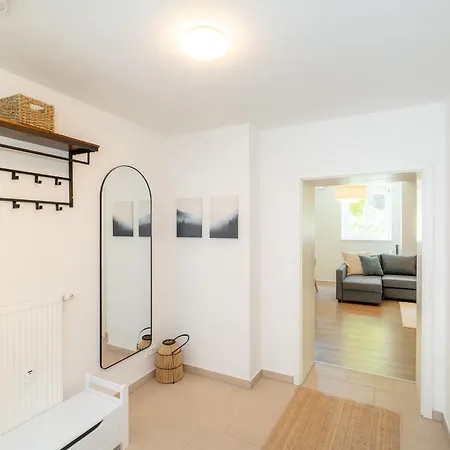 Apartment Quiet With Xxl Sofa And 65 Inch Tv *