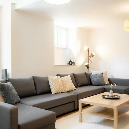 Quiet With Xxl Sofa And 65 Inch Tv Dresden